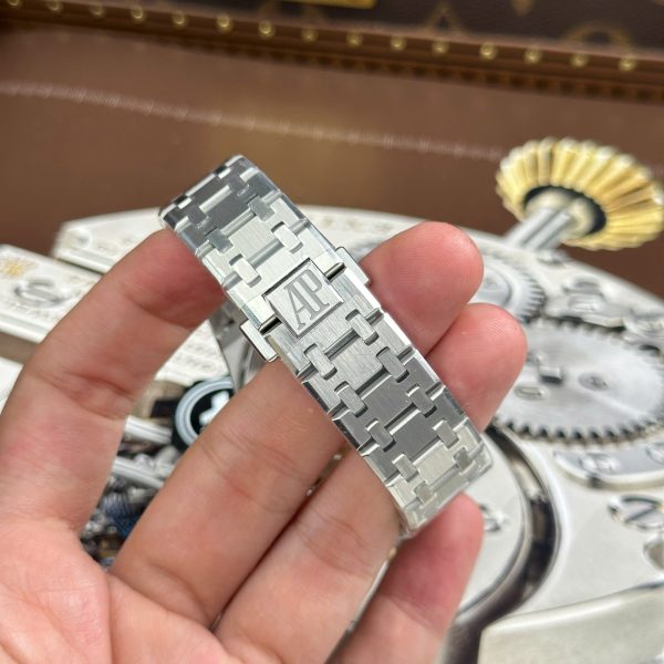 AUDEMARS PIGUET – Royal Oak Ultra Thin