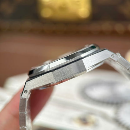 AUDEMARS PIGUET – Royal Oak Ultra Thin